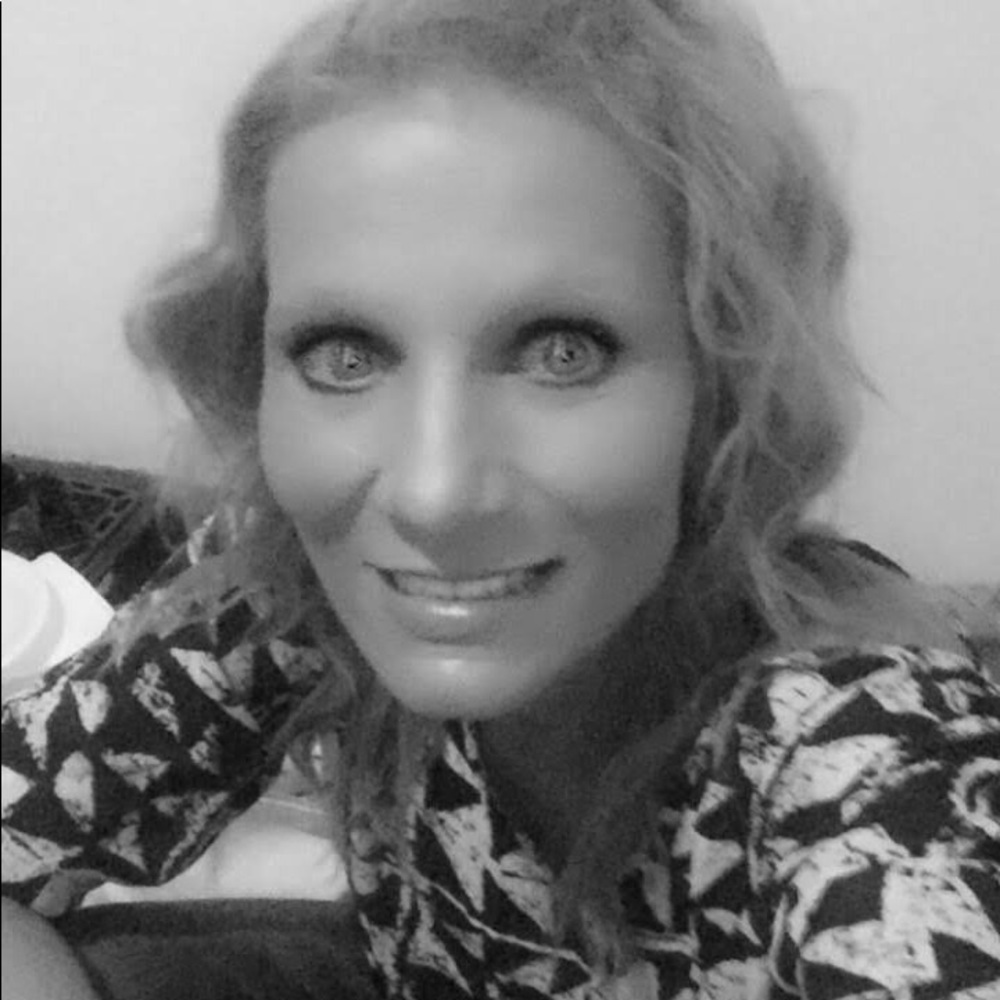Meet your Posher, Dena